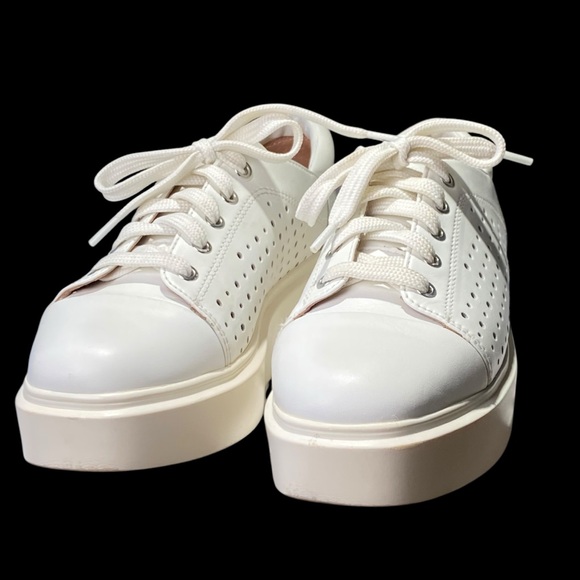 Linea Paolo Kendra White Perferated Platform Sneaker size 7.5 - Picture 5 of 12